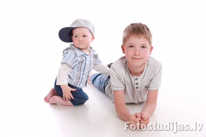 Children's Photographer - Baby photoshoot. Kids photo in photostudio